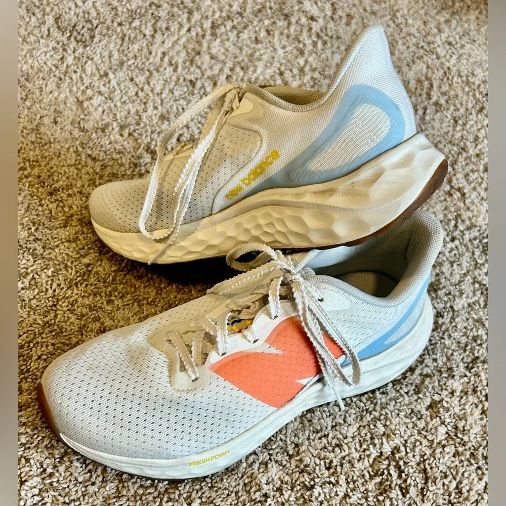 New Balance Women's Fresh Foam Arishi V4 Running Shoe SZ 7 - Picture 2 of 10